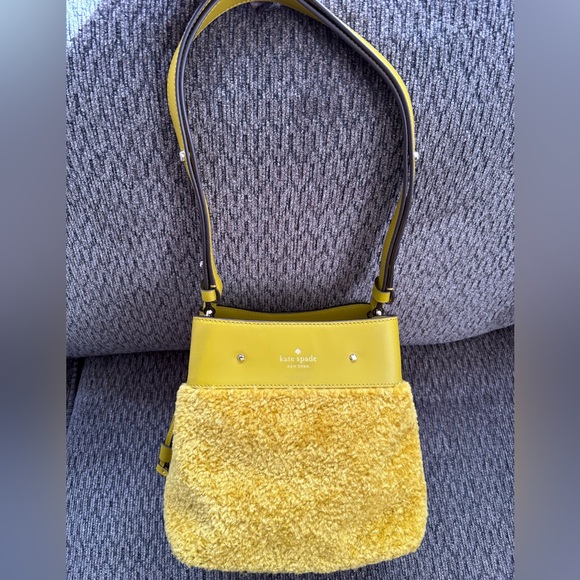 ♠️NWT Kate Spade New York Marti Faux Fur Small Bucket Bag Citron Sapphire - Picture 7 of 16